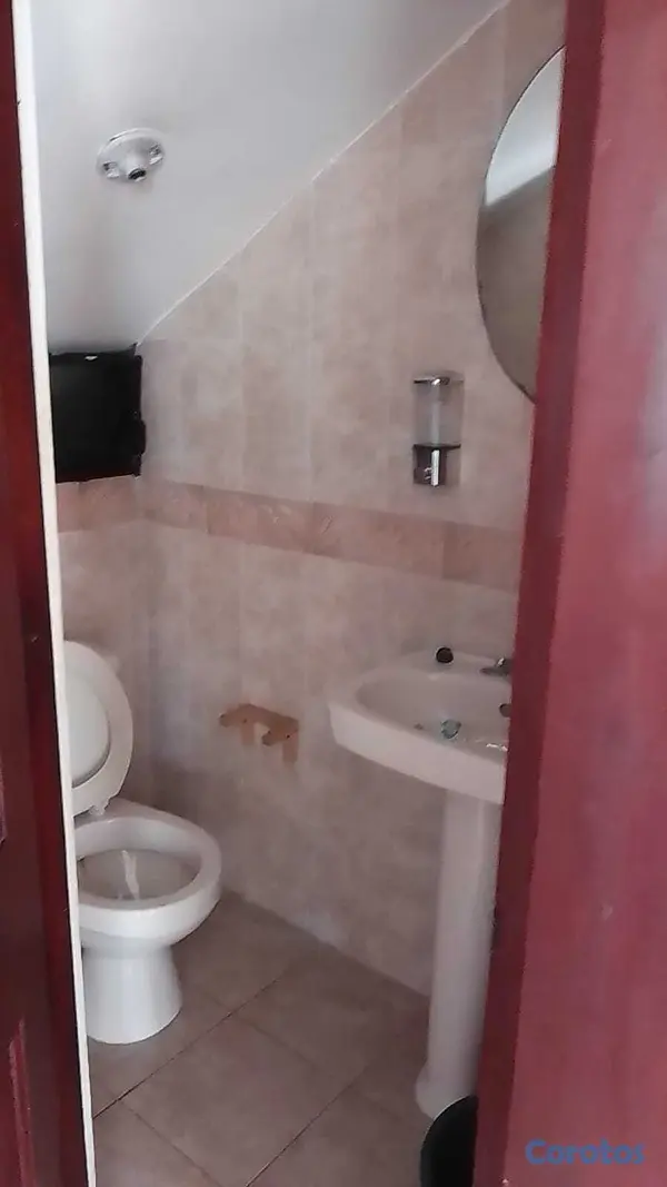 casas - Alquilo Casa 2 Niveles Respaldo Los tres Ojos  5