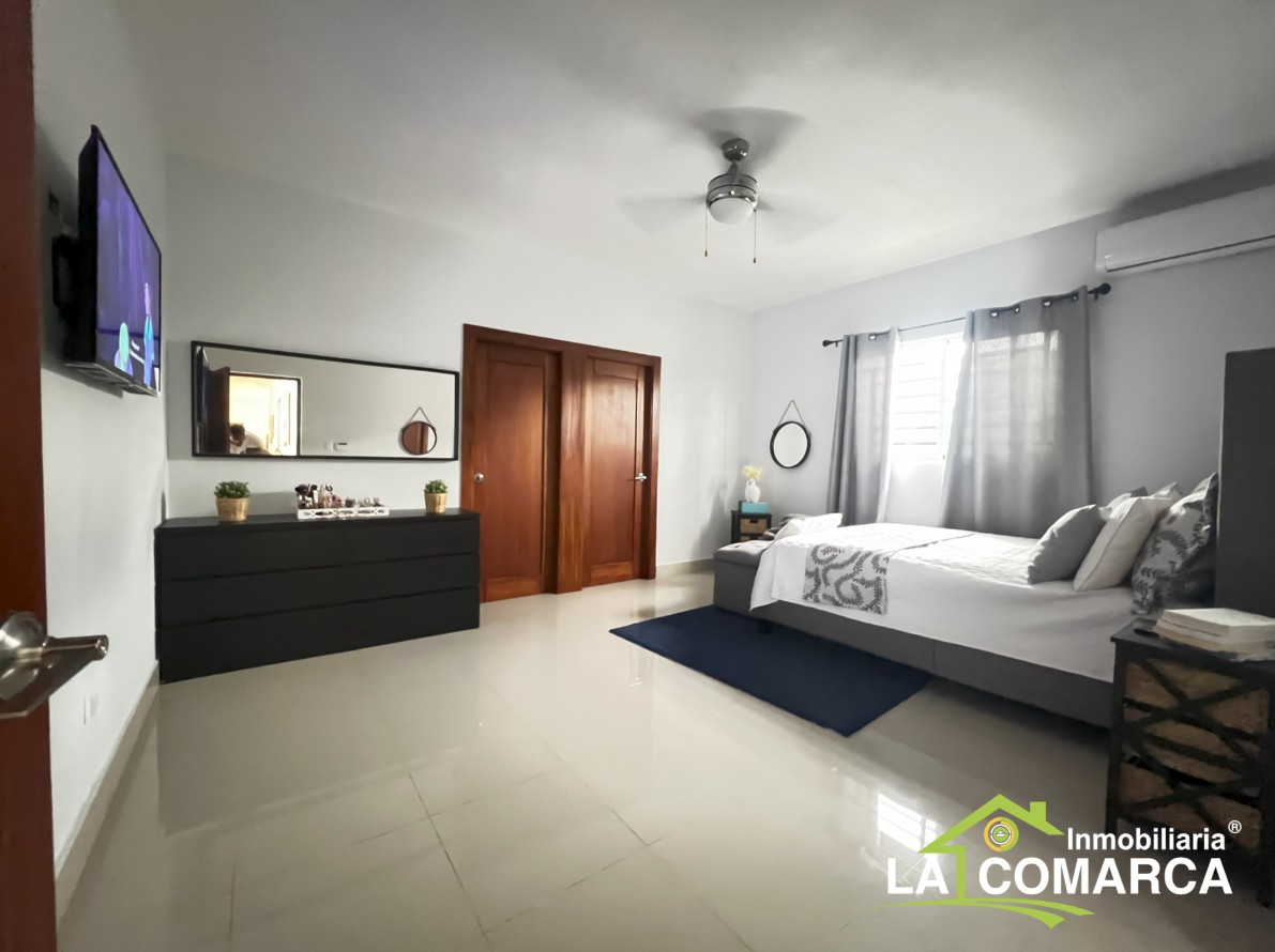 casas - Amplia y Moderna Casa de Venta en Santiago 8