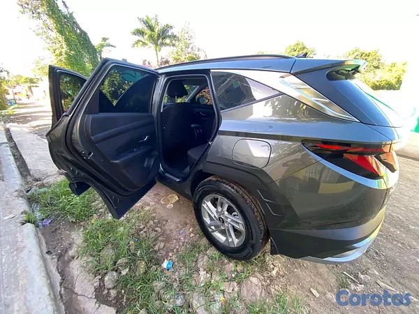 jeepetas y camionetas - Hyundai Tucson SE 2025  6