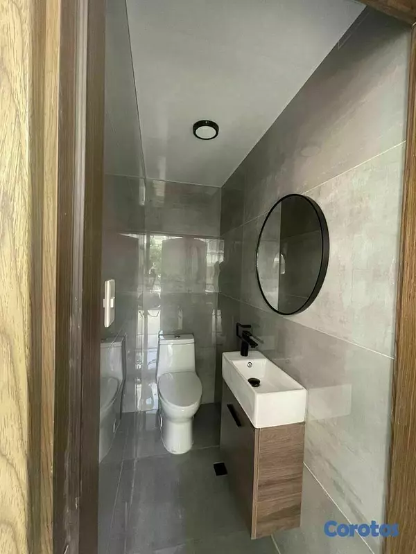 apartamentos - Apartamento en 2do nivel con terraza en Piantini  2
