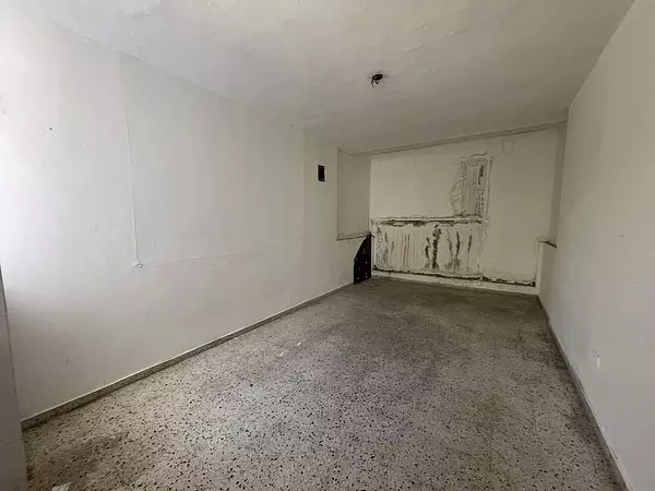 oficinas y locales comerciales - Alquiler Local Av Rómulo Betancourt 4