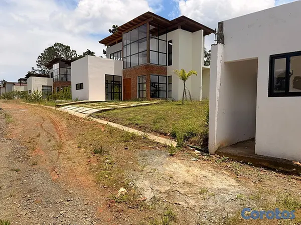 casas vacacionales y villas - Villa Jarabacoa en residencial privado villas  5