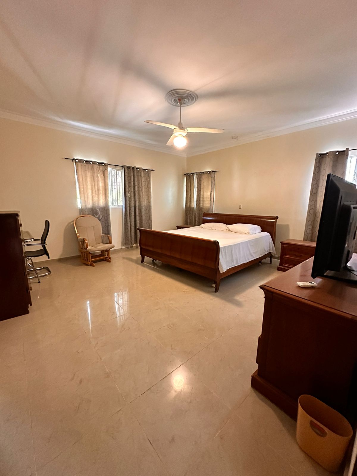 casas - CASA EN VENTA EN LOS JARDINES DEL ESTE, SANTIAGO. 2