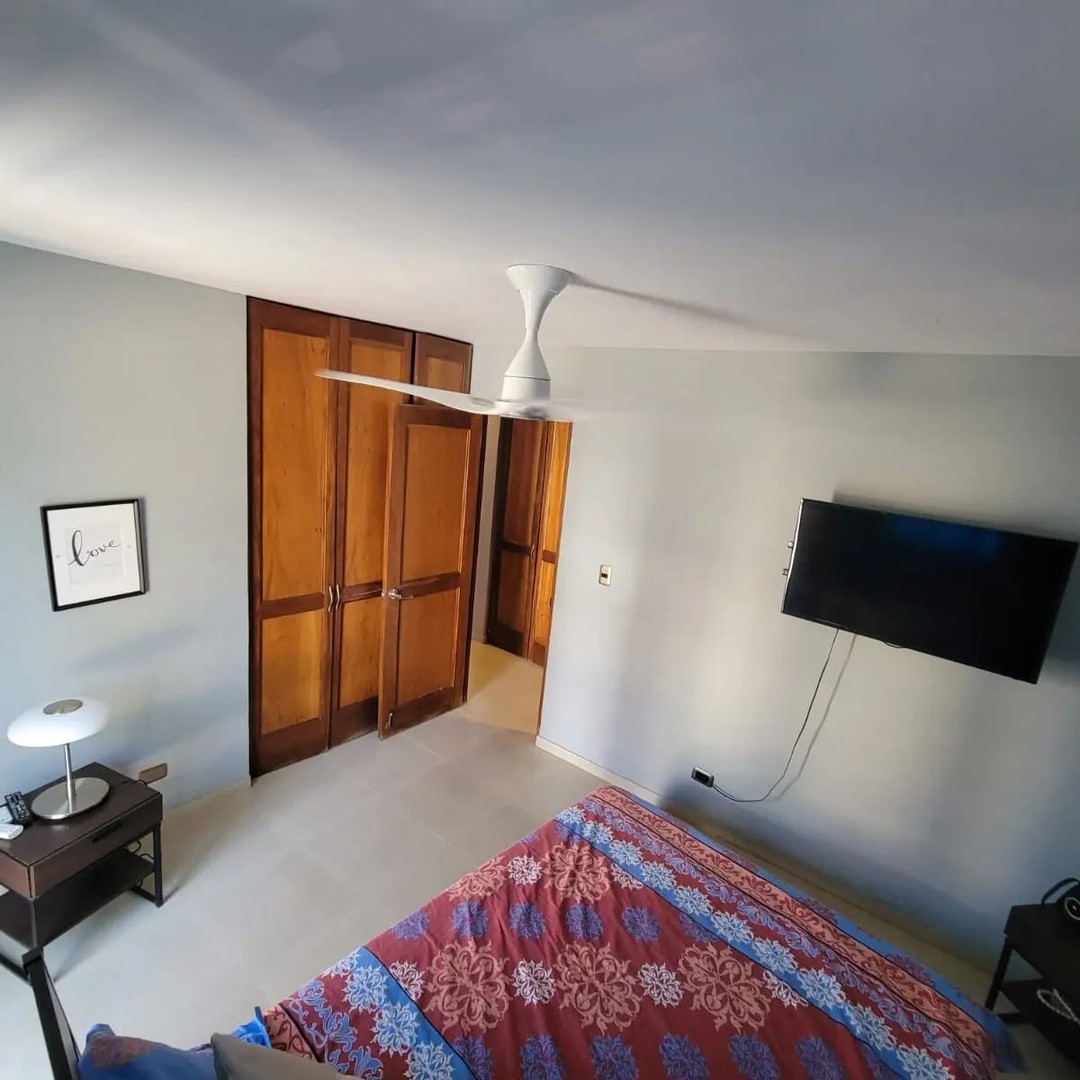 apartamentos - Av. Independencia Km 9, Distrito Nacional. 

Apartamento en Venta 2do Nivel
 3