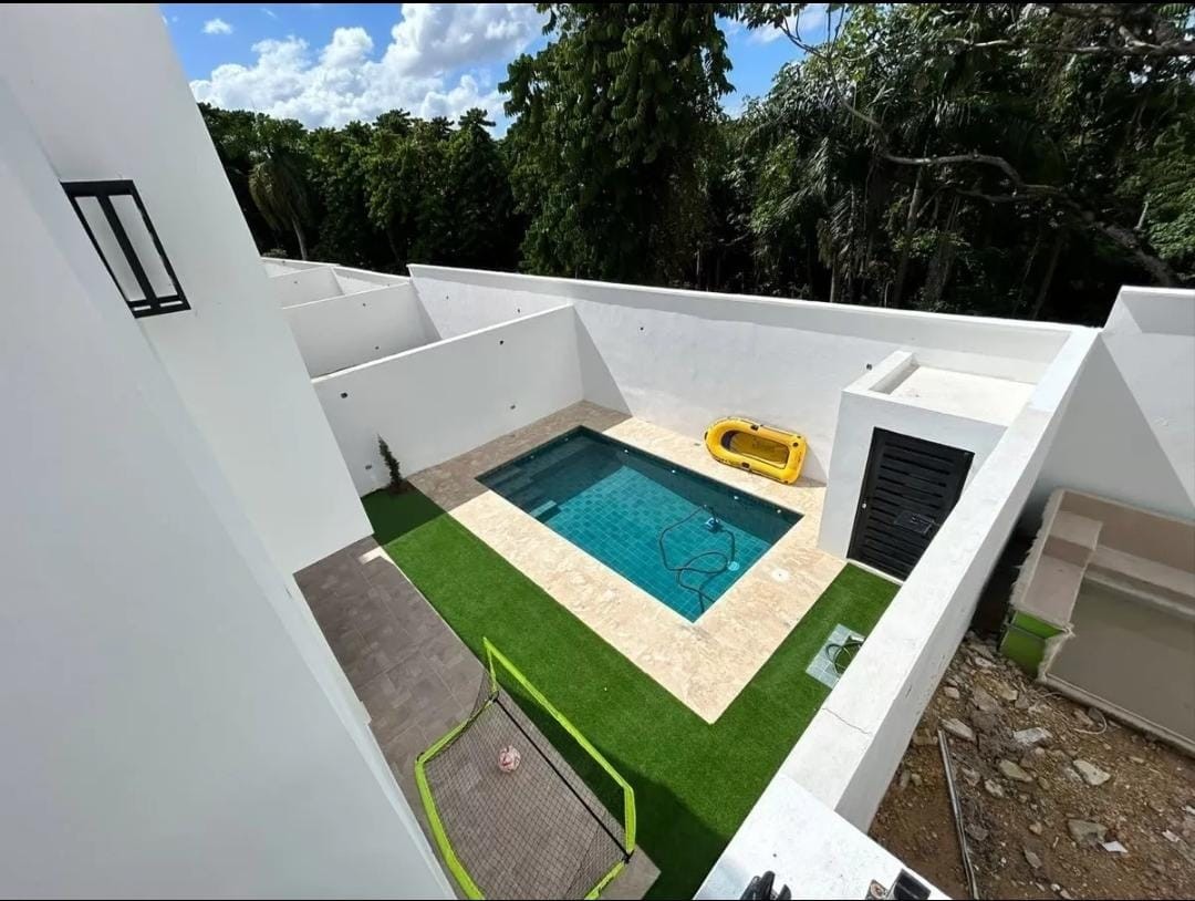 casas - Casa en venta en Santo Domingo, Altos De Arroyo Hondo lll
U$S 345,500

 4