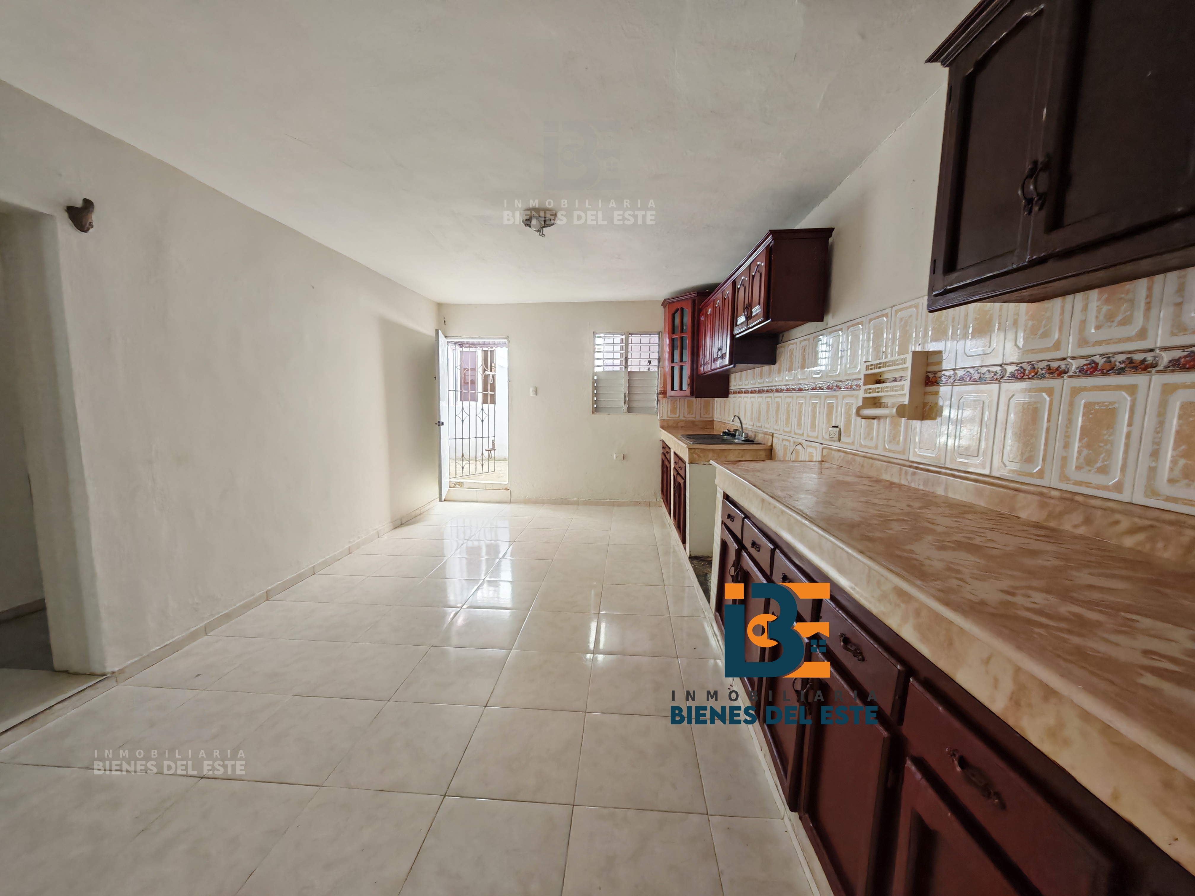 casas - Vende Casa de Tres Habitaciones en el Juan Pablo D 2