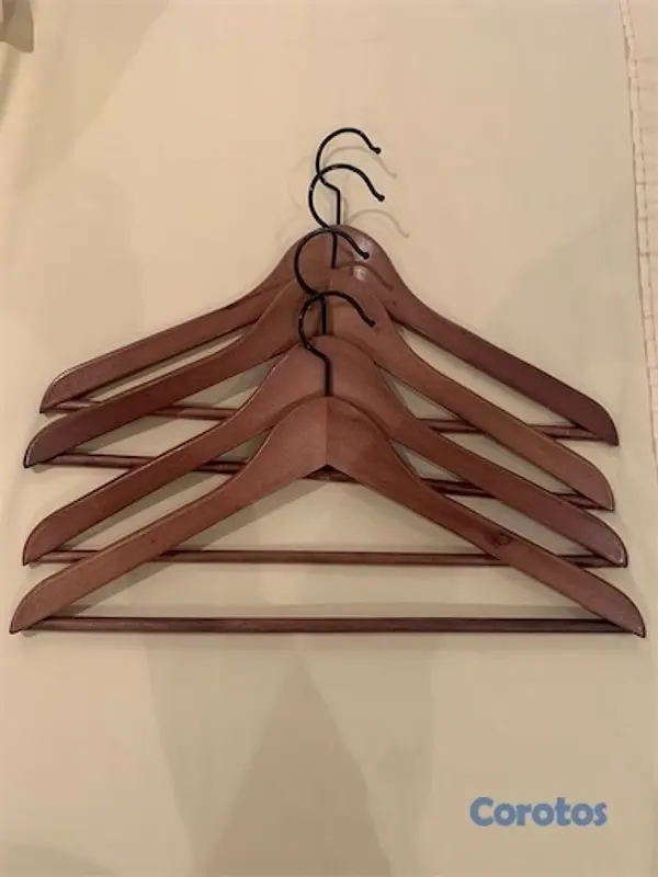 decoración y accesorios - PERCHAS DE MADERA