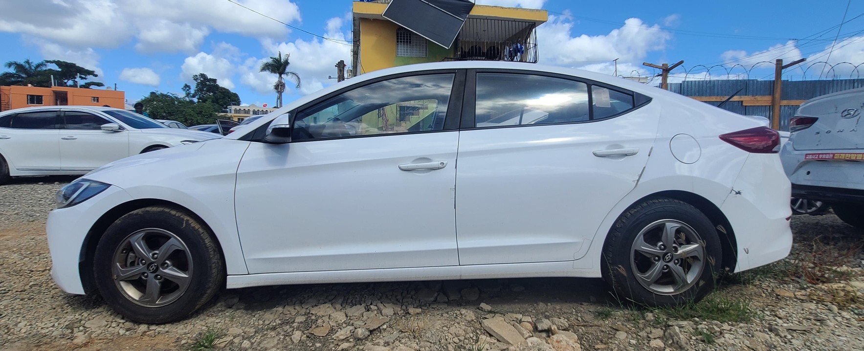 carros - HYUNDAI AVANTE 2017 BLANCO 5