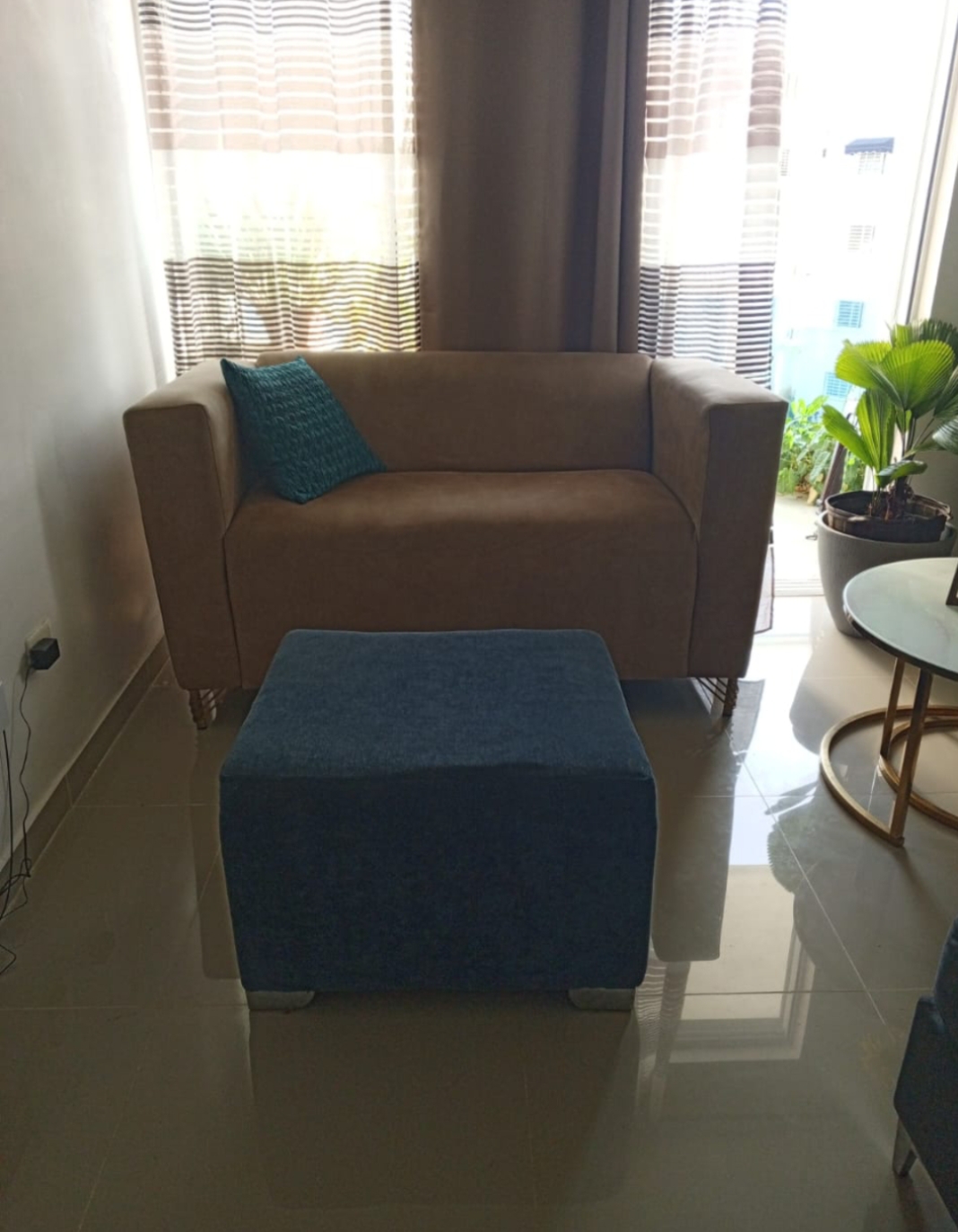 muebles y colchones - Sofa color crema súper cómodo 