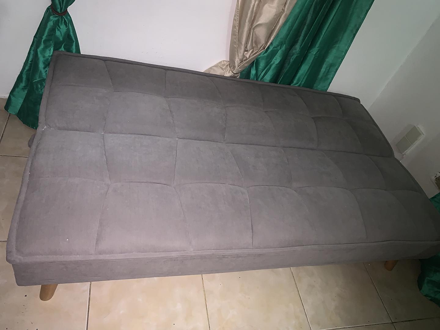 muebles y colchones - Sofá cama 🛌 
Como nuevo.. 
No incluye cojines.
Motivo de venta: por mudanza. 3
