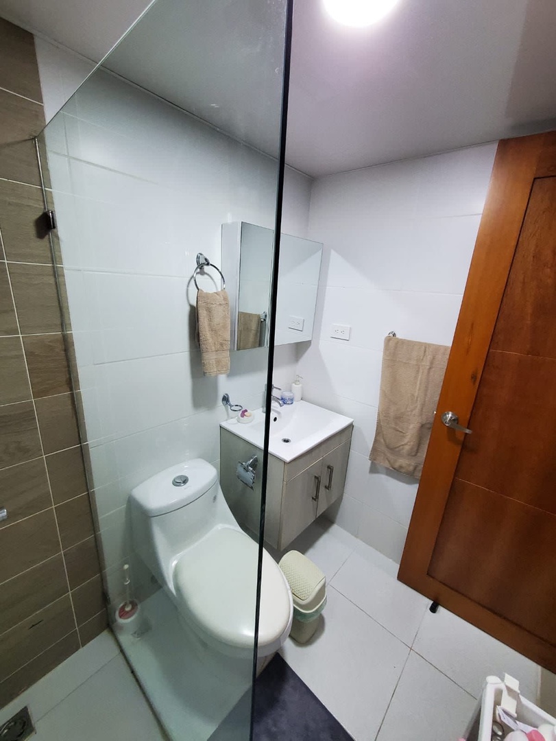 apartamentos - Apartamento en Venta En arroyo hondo próximo al nacional  7
