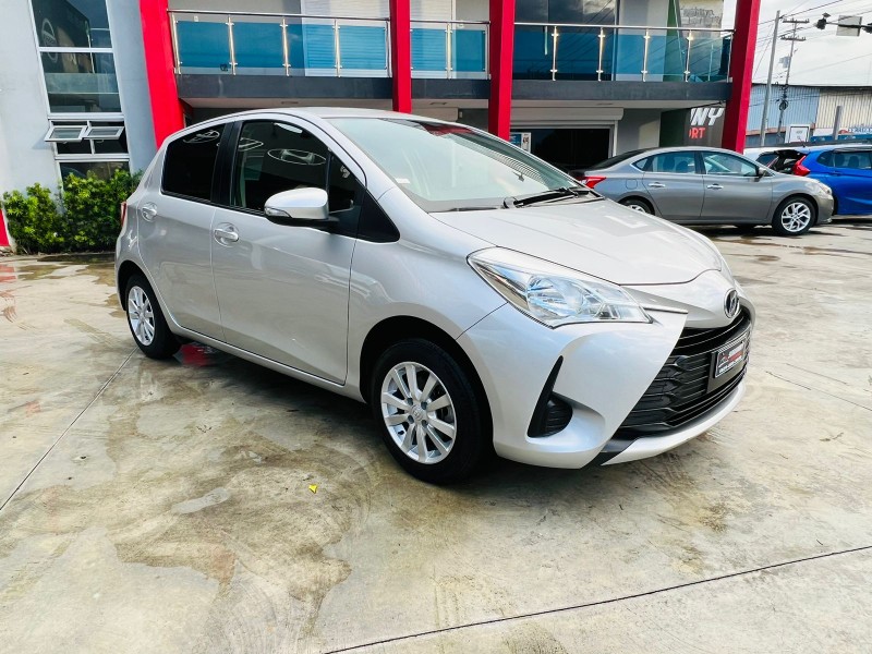 carros - Toyota Vitz 2018 Full