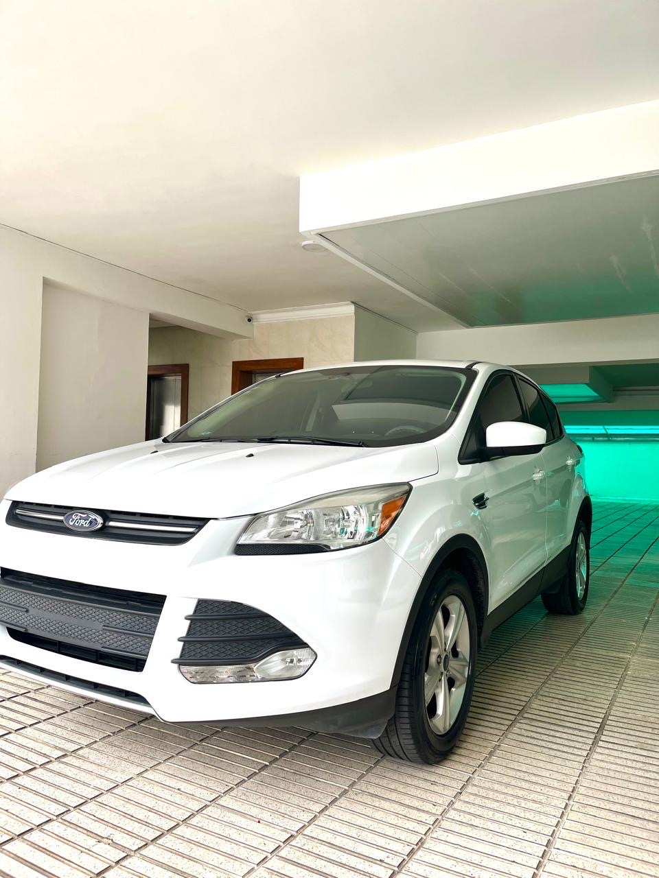 jeepetas y camionetas - Ford Escape 2014, único dueño, Comprada en Viamar