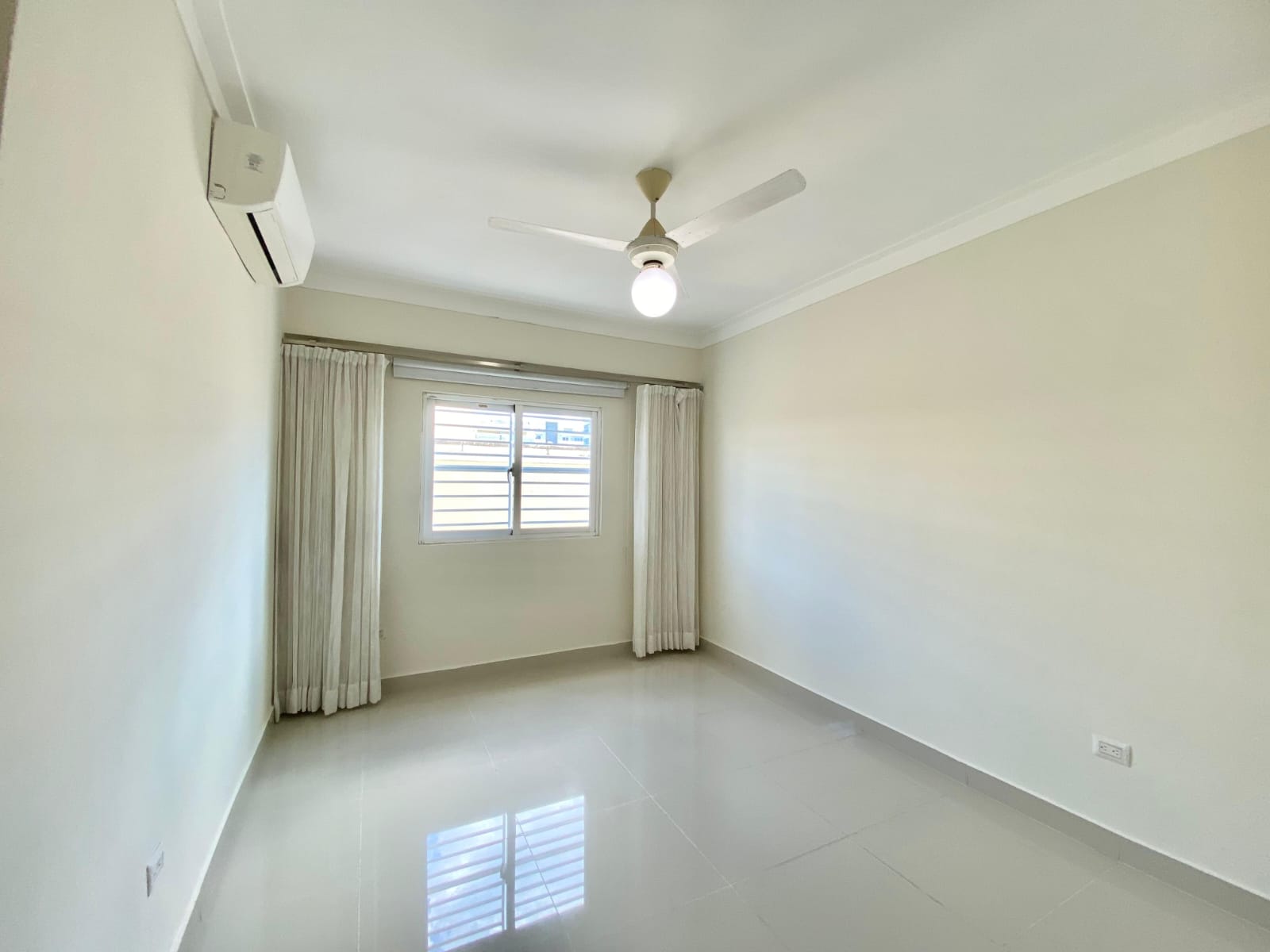 apartamentos - Alquiler Acogedor y Familiar en Evaristo Morales 2