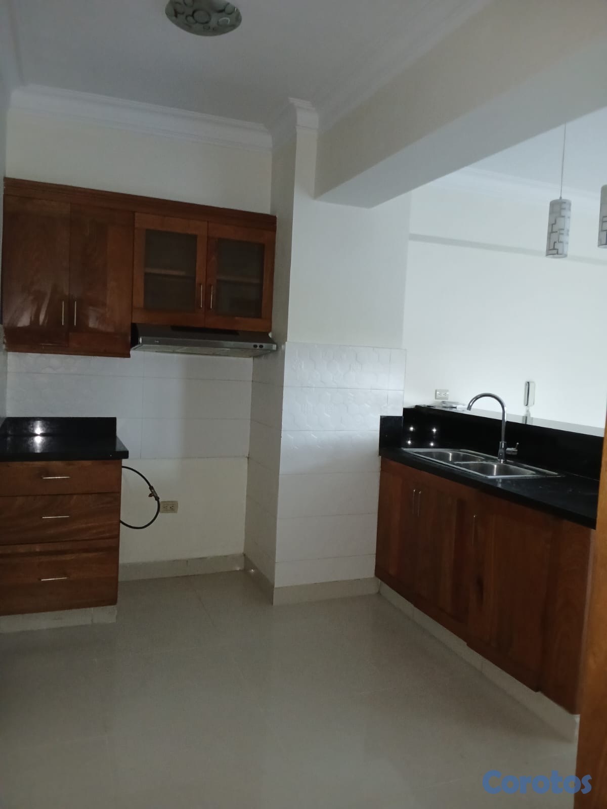 apartamentos - alquiló en el millon segundo nivel dos hab 2.5 baños parqueo balcon ascensor pls 3