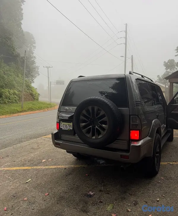jeepetas y camionetas - vendo Toyota Prado 2001 3