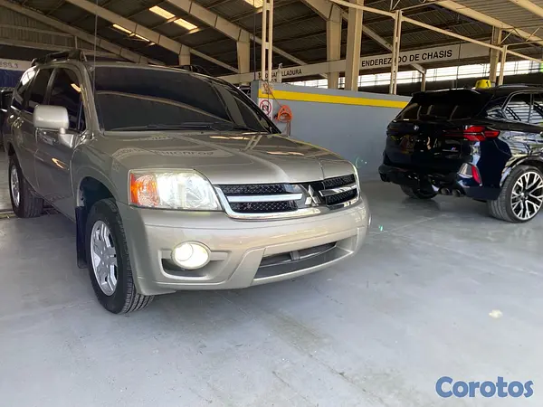 jeepetas y camionetas - Mitsubishi Endevor Dorada  12