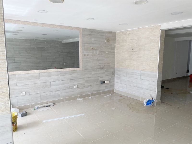 oficinas y locales comerciales - Local en los jardines primer nivel 9