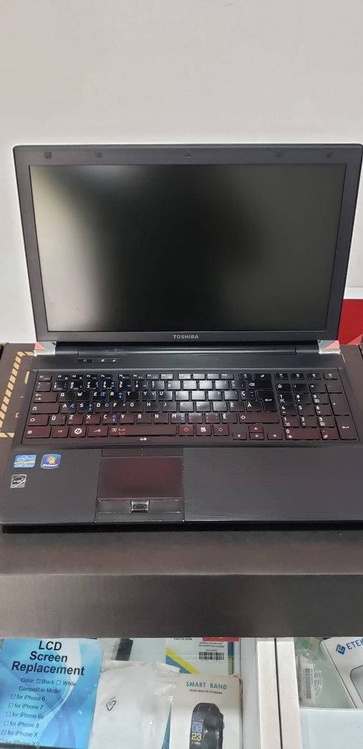 computadoras y laptops - Laptops varias. Toshiba, Dell, Fujitsu 6