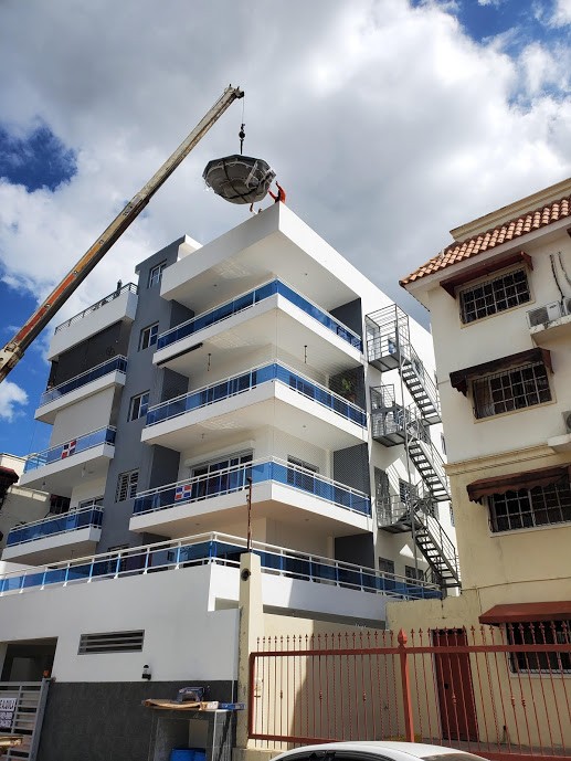 otros vehiculos - Jacuzzi y Artículos subimos a cualquier altura 1