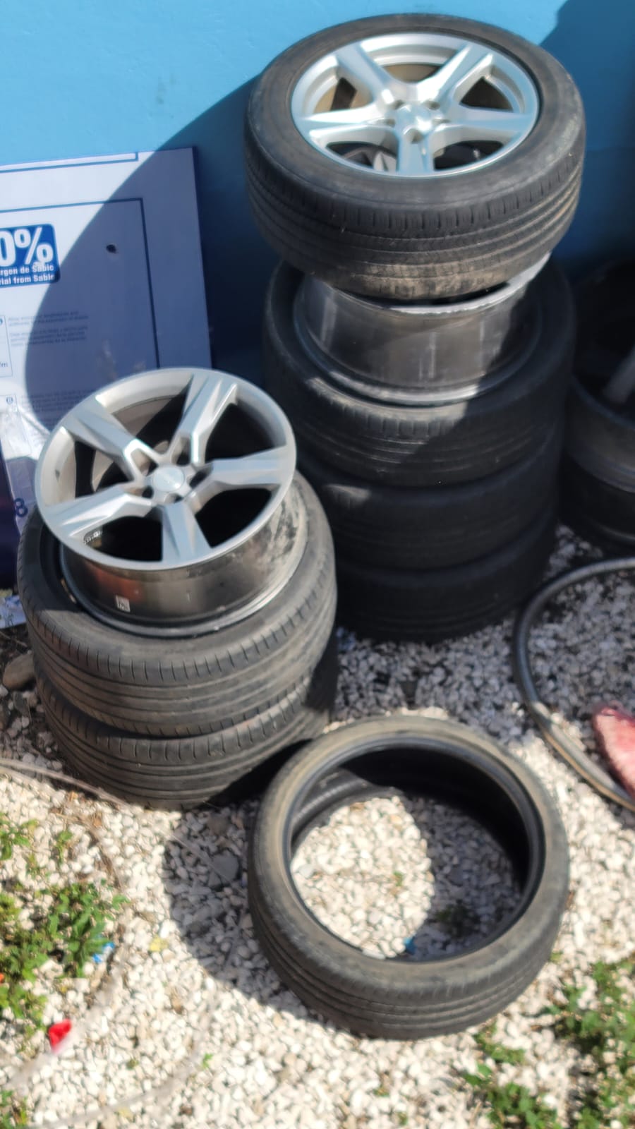 otros vehiculos - Gomas Camaro #18 y 20 RD$ 1500