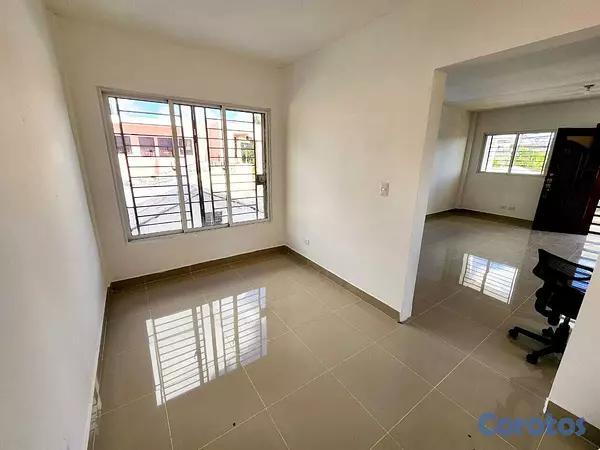 casas - CASA EN ALQUILER  en  Segundo Nivel próx. Avenida  16