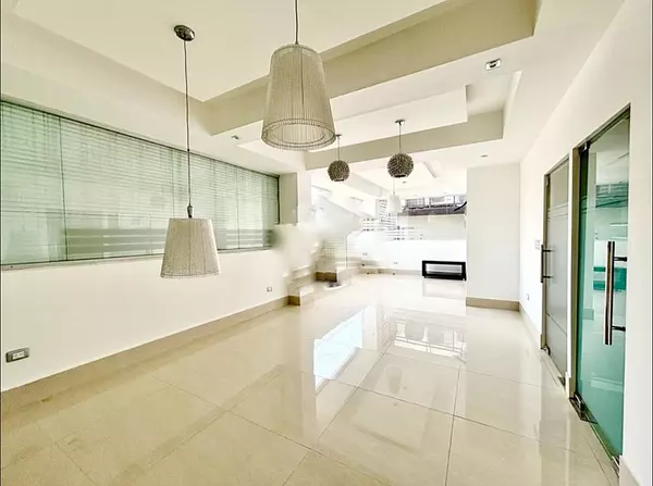 oficinas y locales comerciales - Local en Bella vista  4