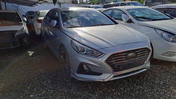 carros - HYUNDAI NEW RISE 2018 GRIS DESDE: RD$ 740,000-Automático