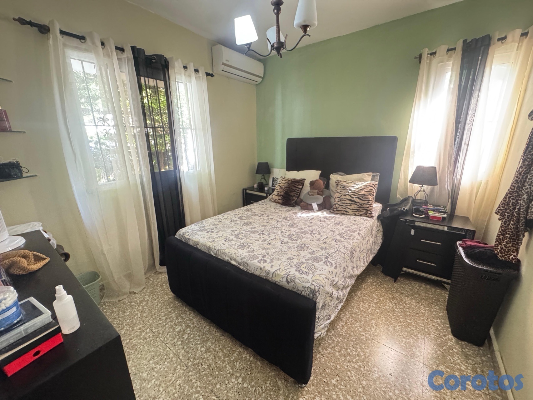 casas - Vendo casa en la Rep. de Colombia , residencial cerrado . D.N. 8