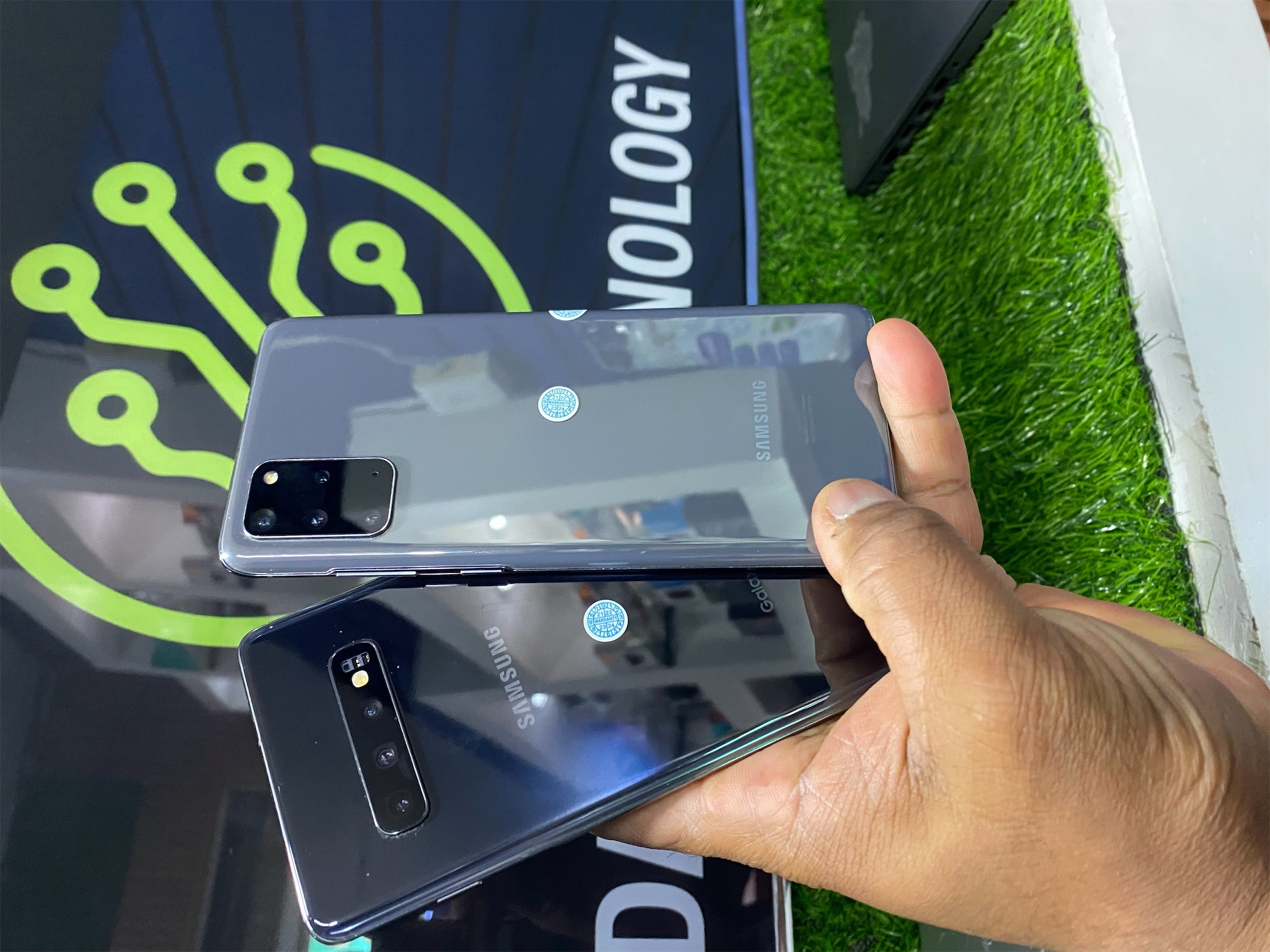 celulares y tabletas - samsung galaxy s10+ s20+ 1