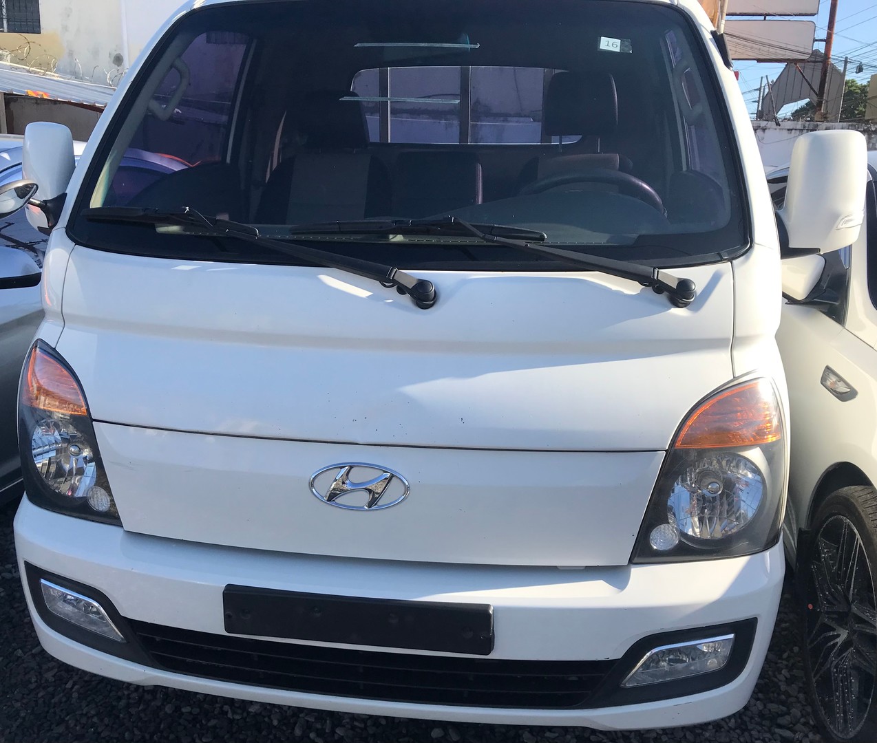 camiones y vehiculos pesados - HYUNDAI PORTER H100 2017
