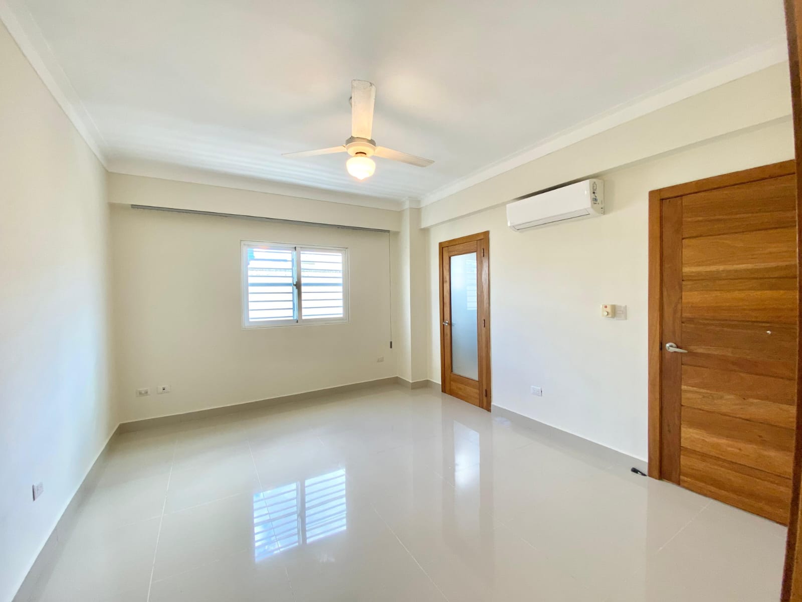 apartamentos - Alquiler Acogedor y Familiar en Evaristo Morales 3