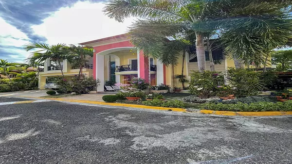 casas - Residencia de lujo en Residencial Cerrado, Autopista de San Isidro (Ébano) 2