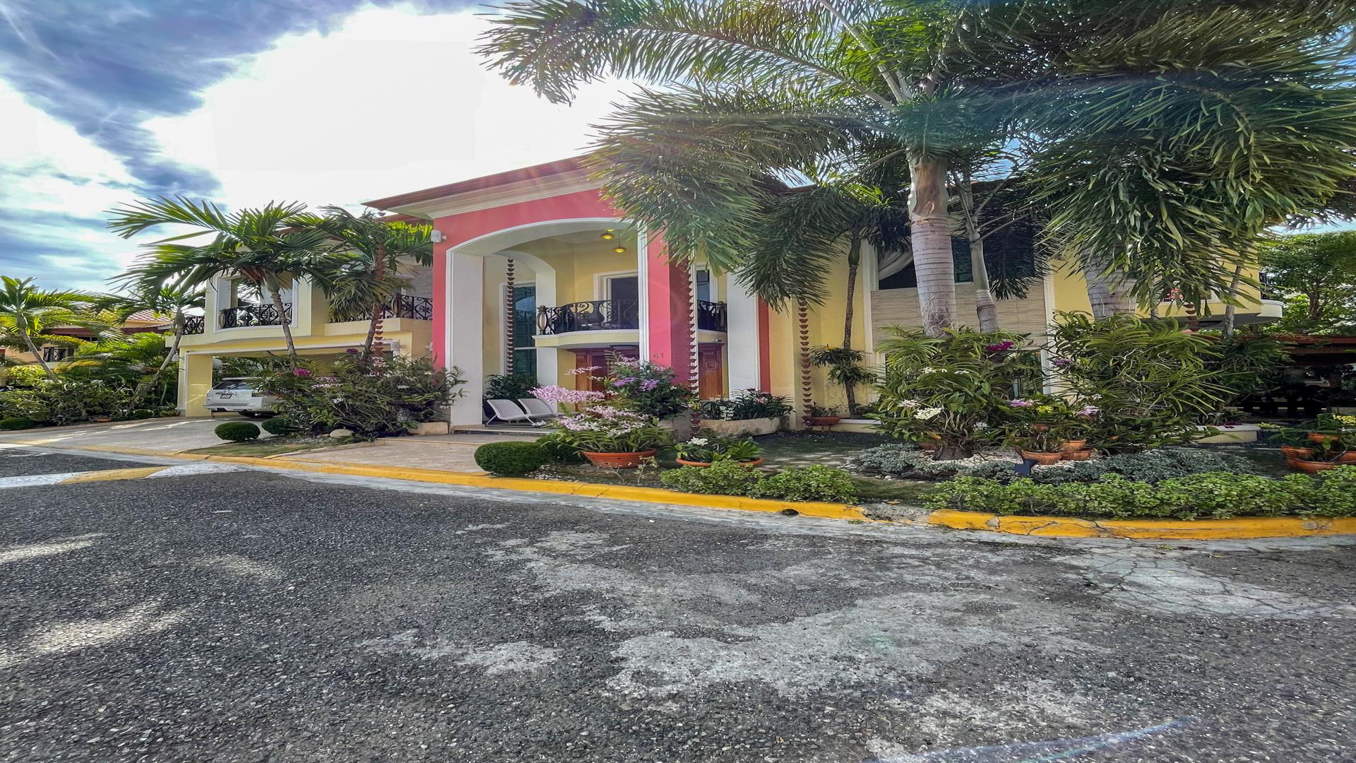 casas - Residencia de lujo en Residencial Cerrado, Autopista de San Isidro (Ébano) 1