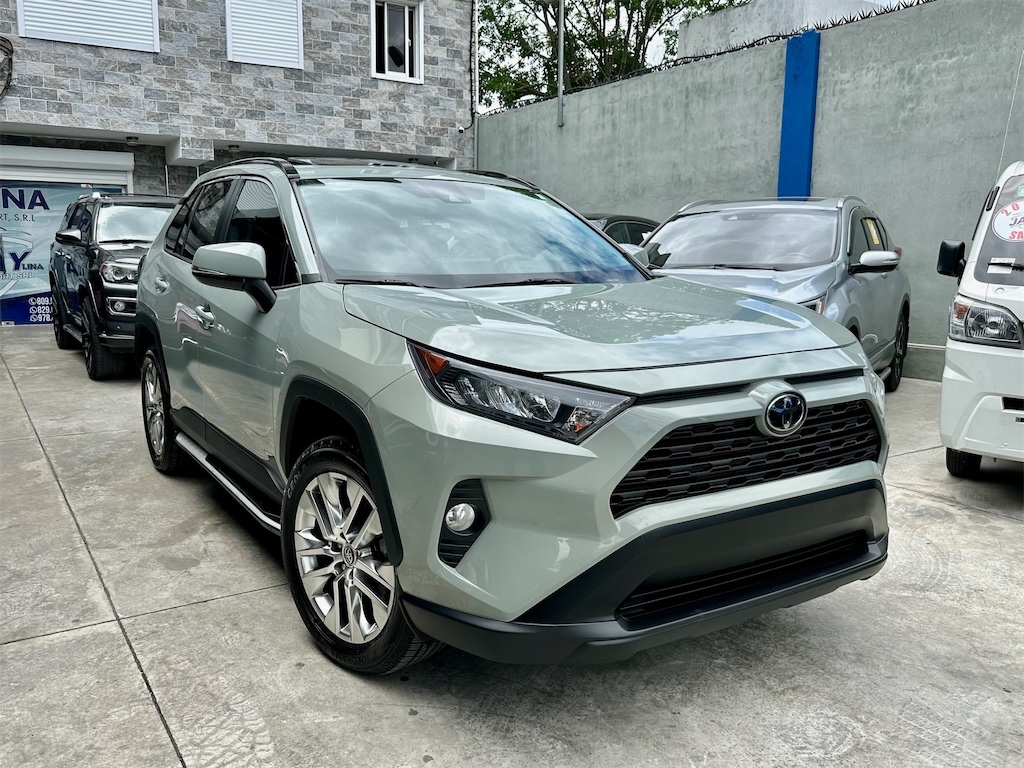 jeepetas y camionetas - Toyota RAV4 XLE Premium 2021
