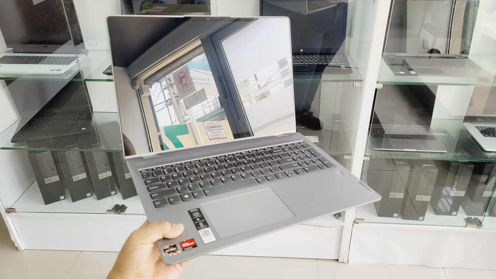computadoras y laptops - LAPTOP LENOVO FLEX 5 RYZEN 7 TOUCH 16GB 1TB SSD 9