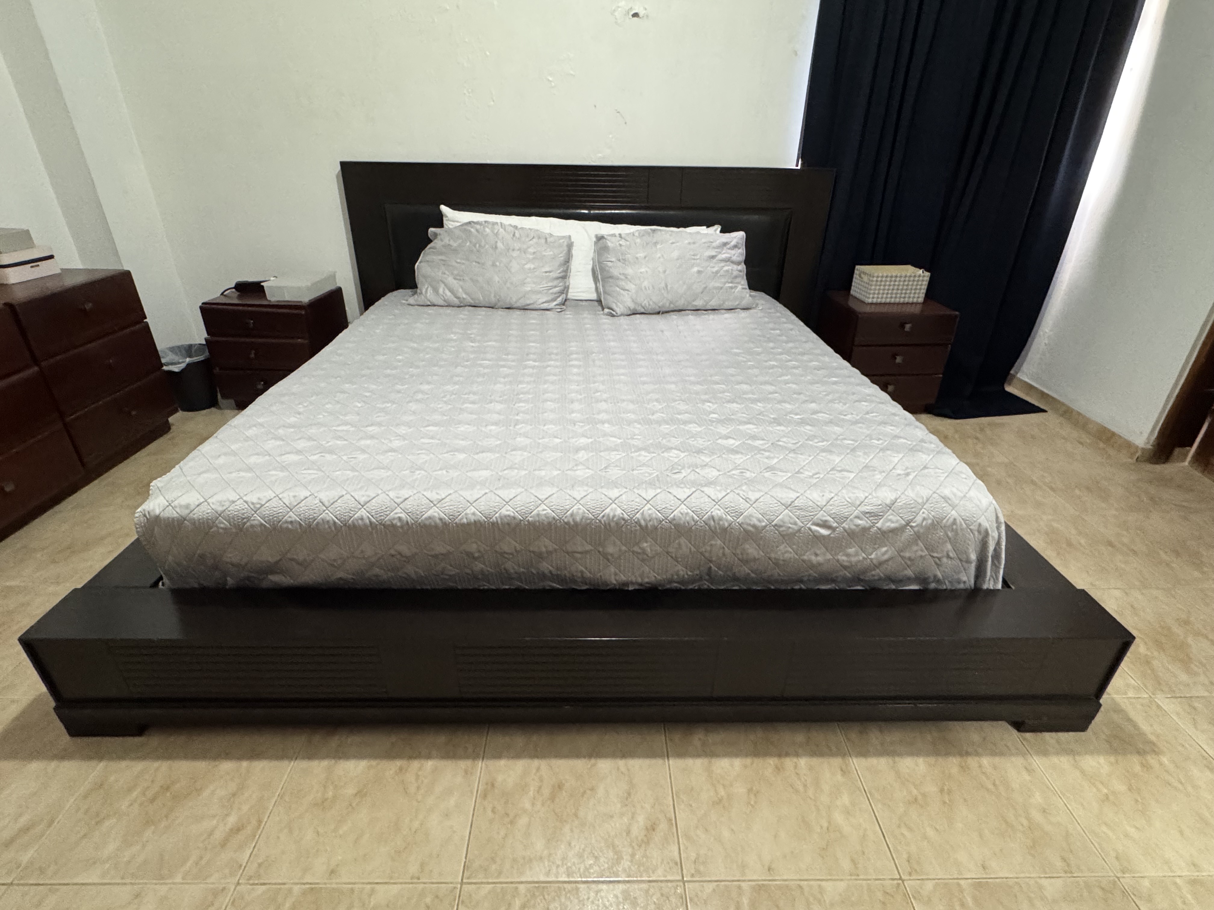 muebles y colchones - Cama King con su colchón a RD $69,999 1