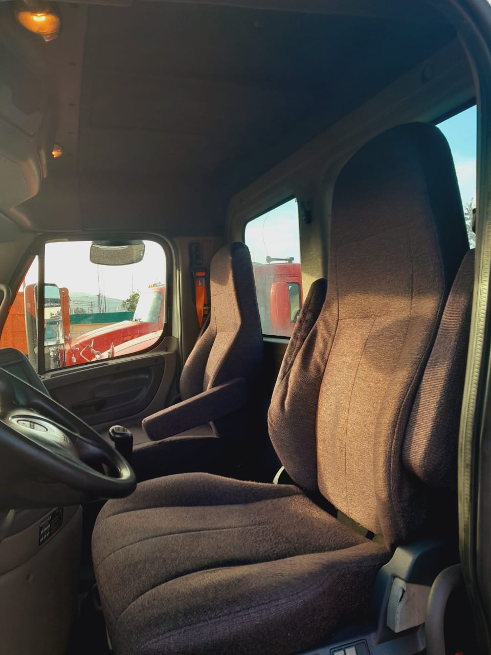 camiones y vehiculos pesados - FREIGHTLINER CASCADIA AÑO 2014  3