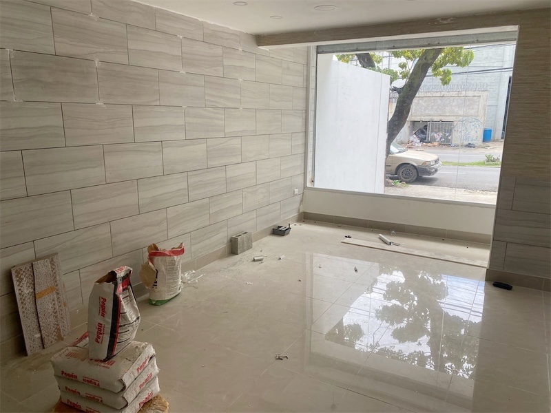 oficinas y locales comerciales - Local en los jardines primer nivel 9