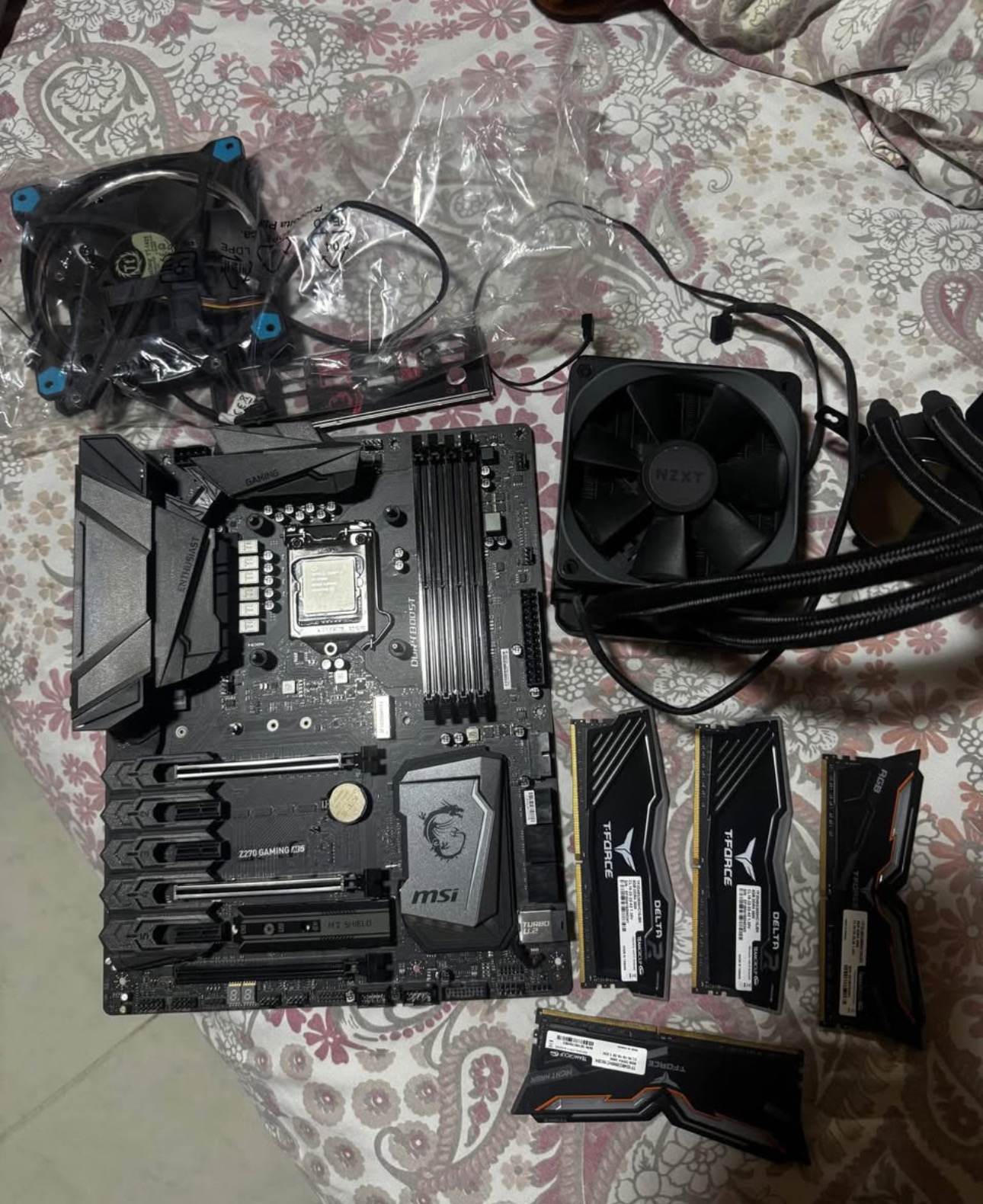 computadoras y laptops - Motherboard MSI, Procesador intel i7 , memoria RAM, Cooler NZXT