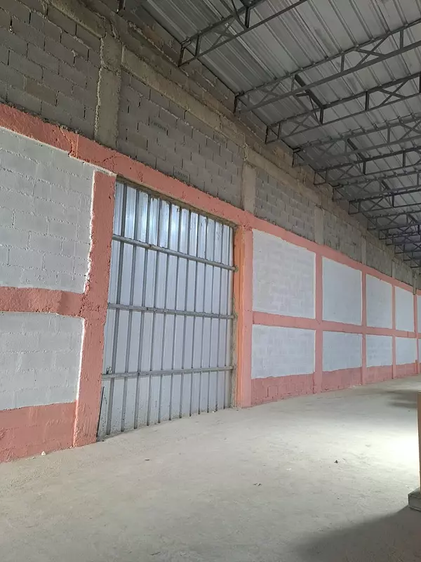 otros inmuebles -  Nave 400 mts  en la Av. Monumental  5