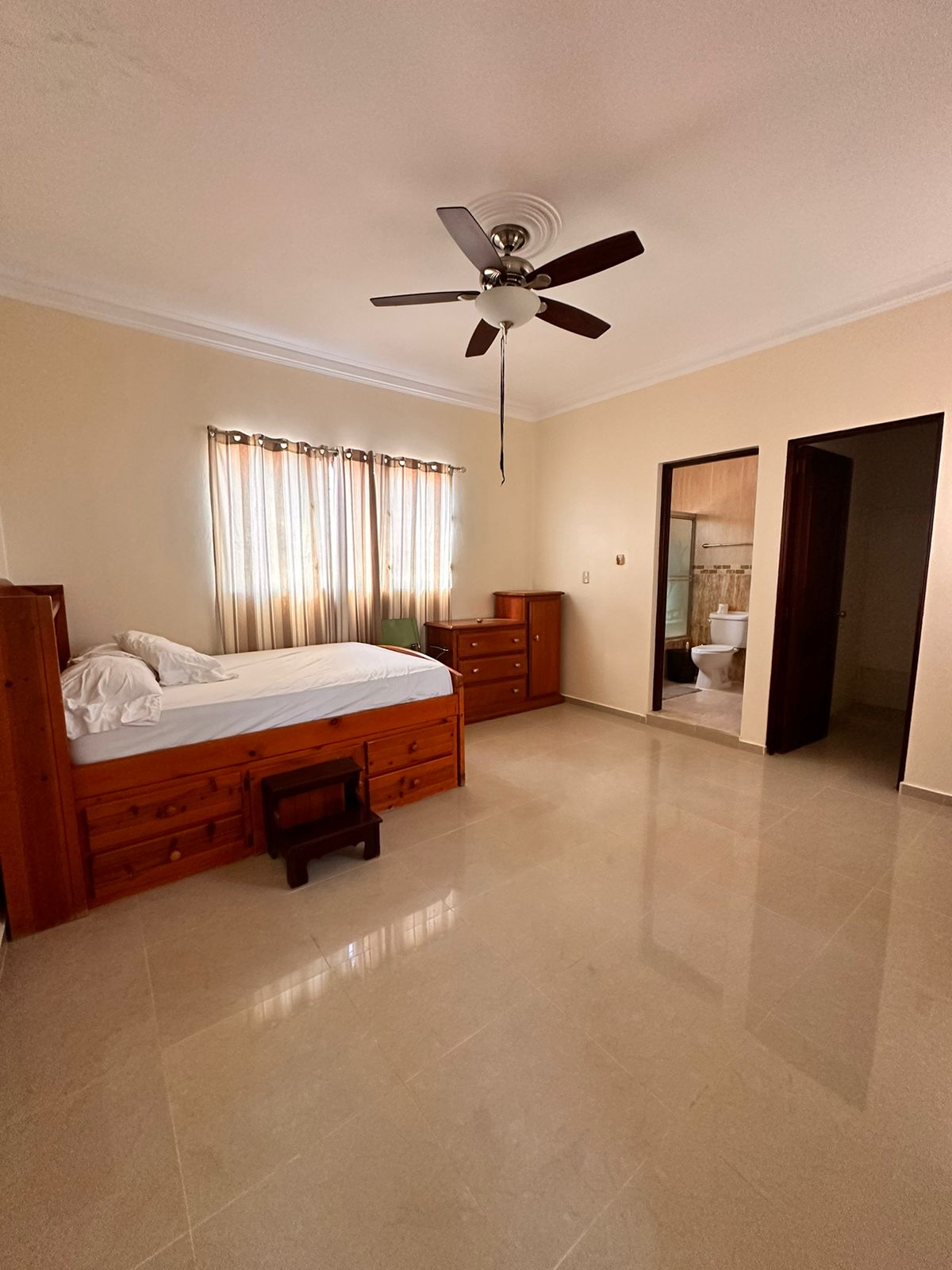 casas - CASA EN VENTA EN LOS JARDINES DEL ESTE, SANTIAGO. 4