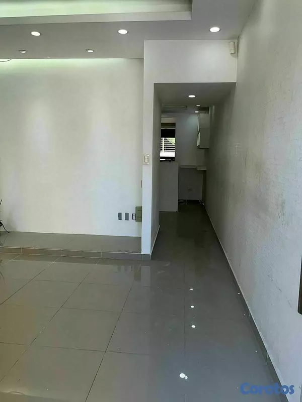 oficinas y locales comerciales - Amplio Local comercial 240m2 ideal para negocio 2