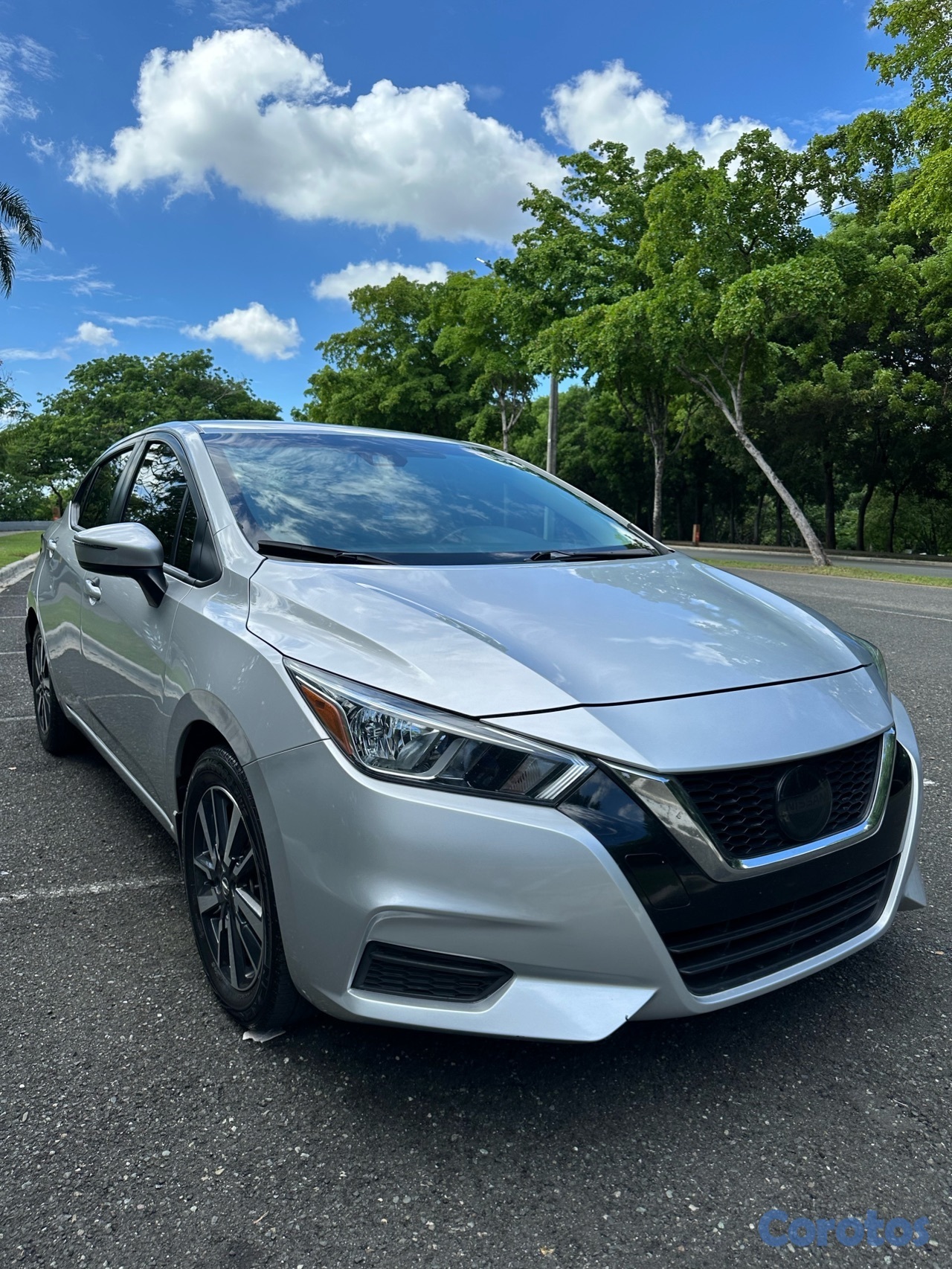 carros - Nissan Versa  1