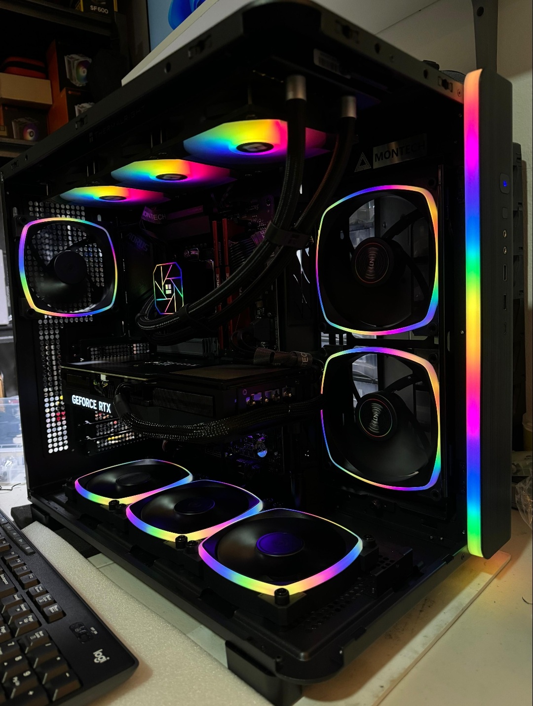 computadoras y laptops - CPU Core i9 13th, 32GB RAM, 1TB M2, NVidia RTX 4070, 360mm WaterCooler, Nueva 2