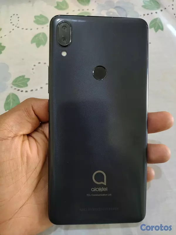celulares y tabletas - Alcatel 3V 32GB desbloqueado pantalla grande  3