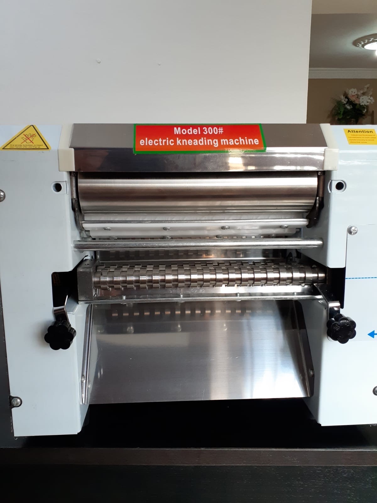 equipos profesionales - ⚙️ Máquina Laminadora / Amasadora Eléctrica  ⚙️ 1