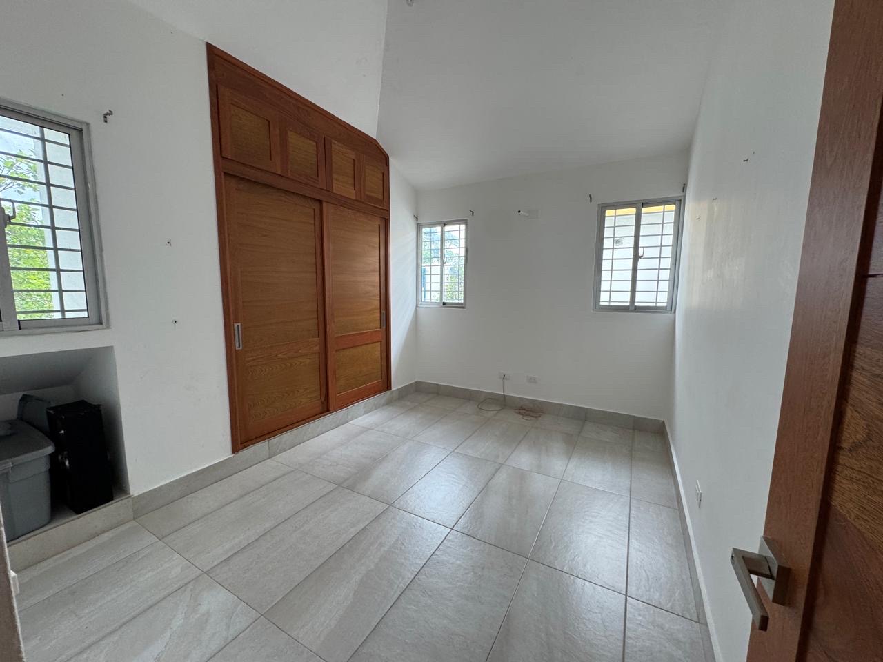 casas - CASA EN VENTA EN SANTIAGO DE LOS CABALLEROS PRÓXIMO A LA 27 de febrero  8