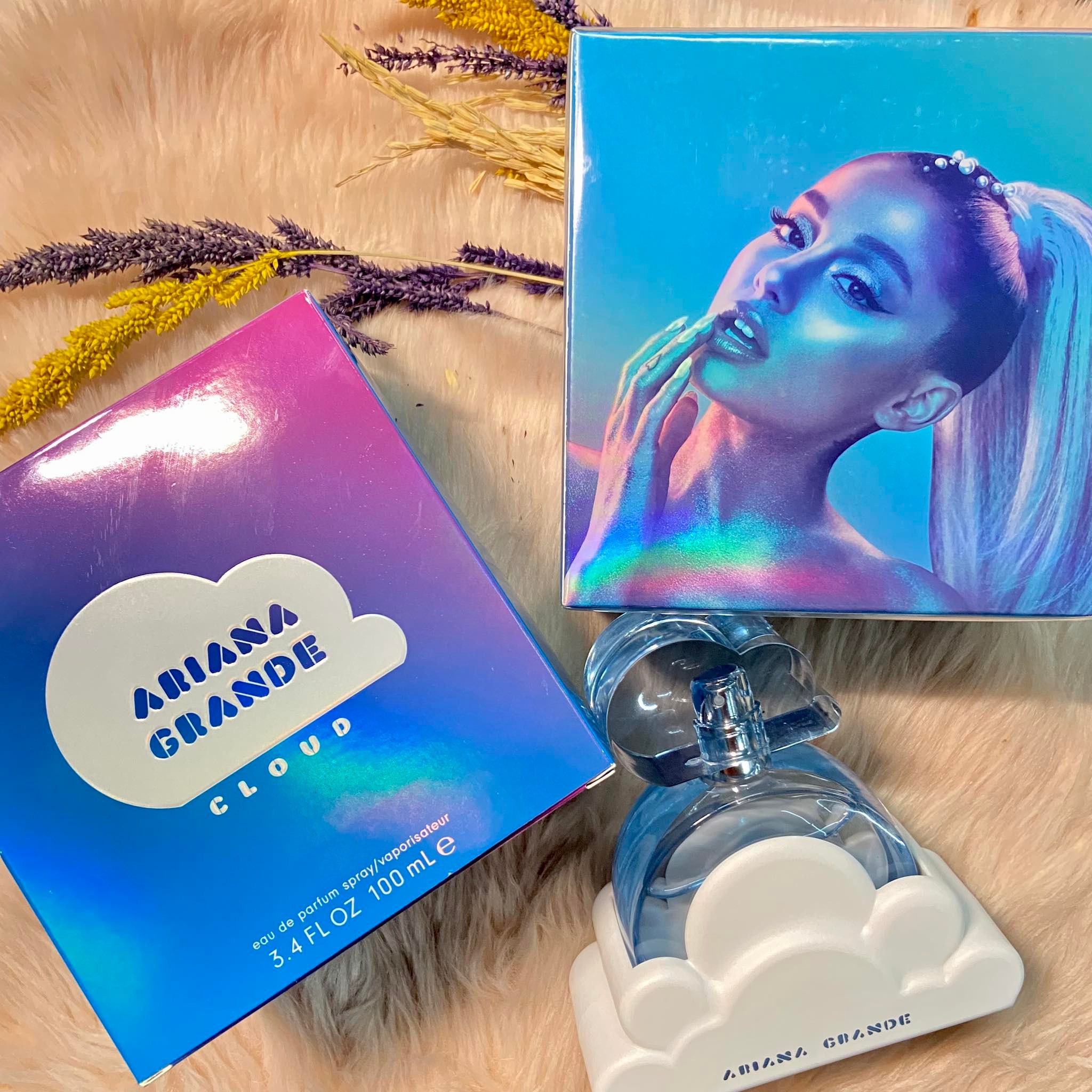 salud y belleza - perfume "Cloud Eau de Parfum" de Ariana Grande.   3