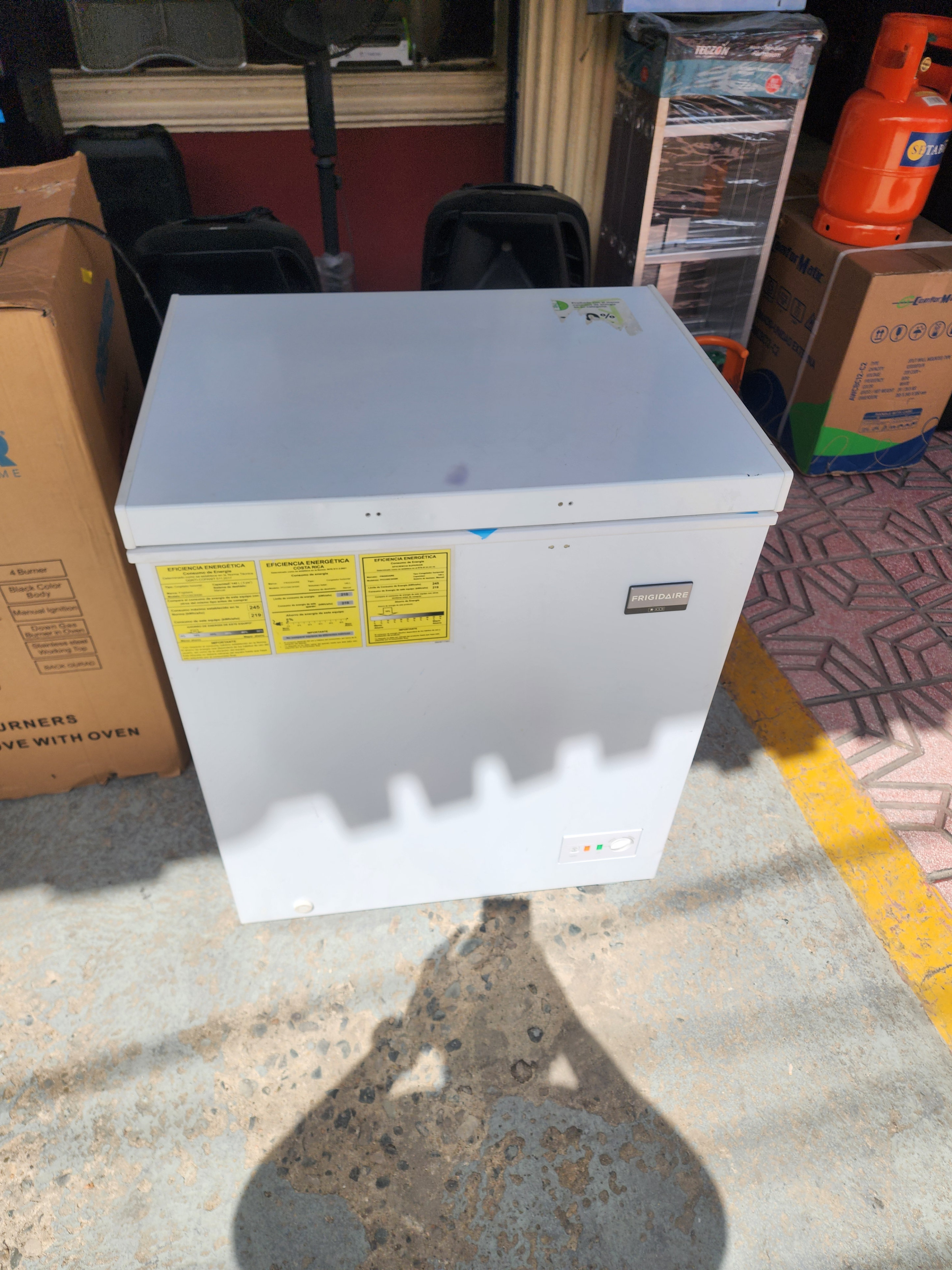 electrodomesticos - frezer frigidaire 7 pies 